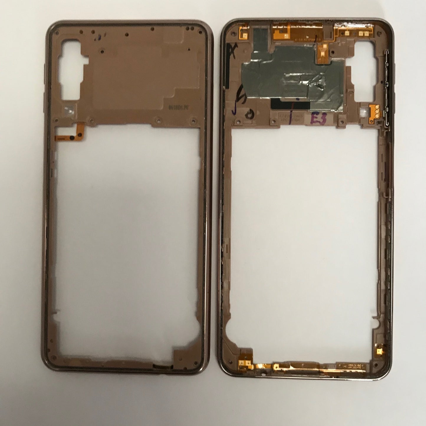 Chassis Frame Samsung Galaxy A7 (2018) A750 GOLD - GRADE AB